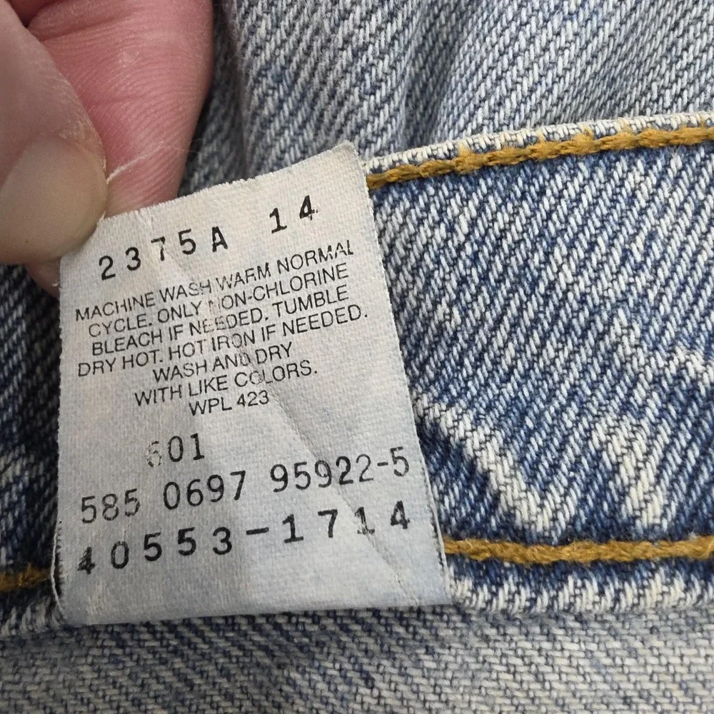 Vintage Levis 560 Jeans Mens 38x32‎ Light Blue Relaxed Fit Straight Leg USA 90s